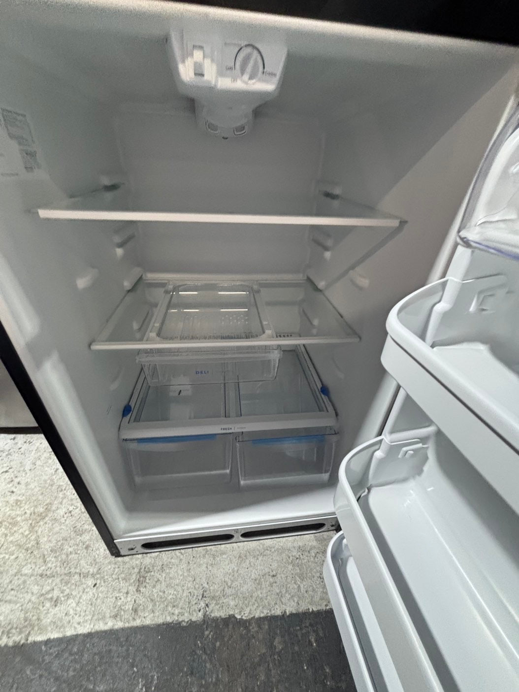 >>Frigidaire 21cu.ft -top freezer refrigerator stainless steel -used refurbished 30” #RFP16B