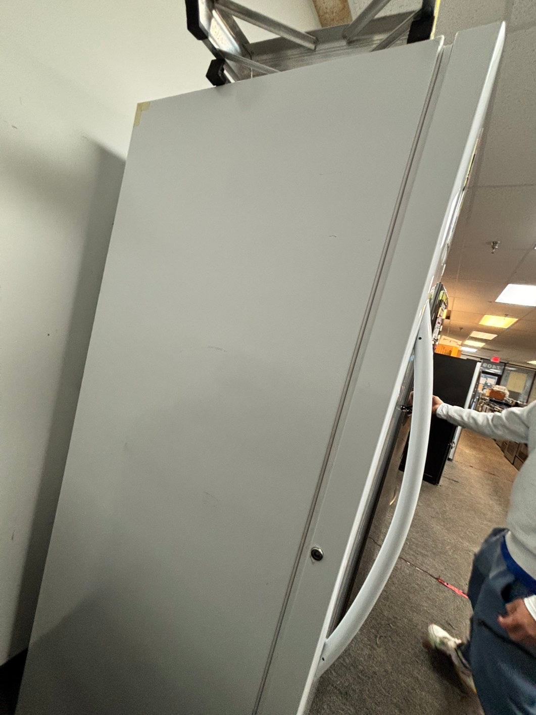 📢🔥black Friday sale 🔥🦃-Frigidaire 20 cu.ft up-right freezer white 34" #RF911L used-Refurbished