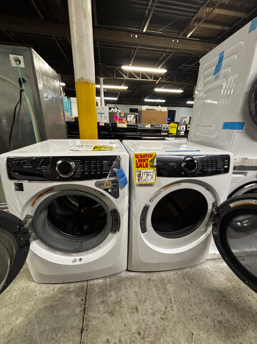 >Electrolux front load washer& dryer set large capacity energy start , steam   new scratch and dent #FLW77XB