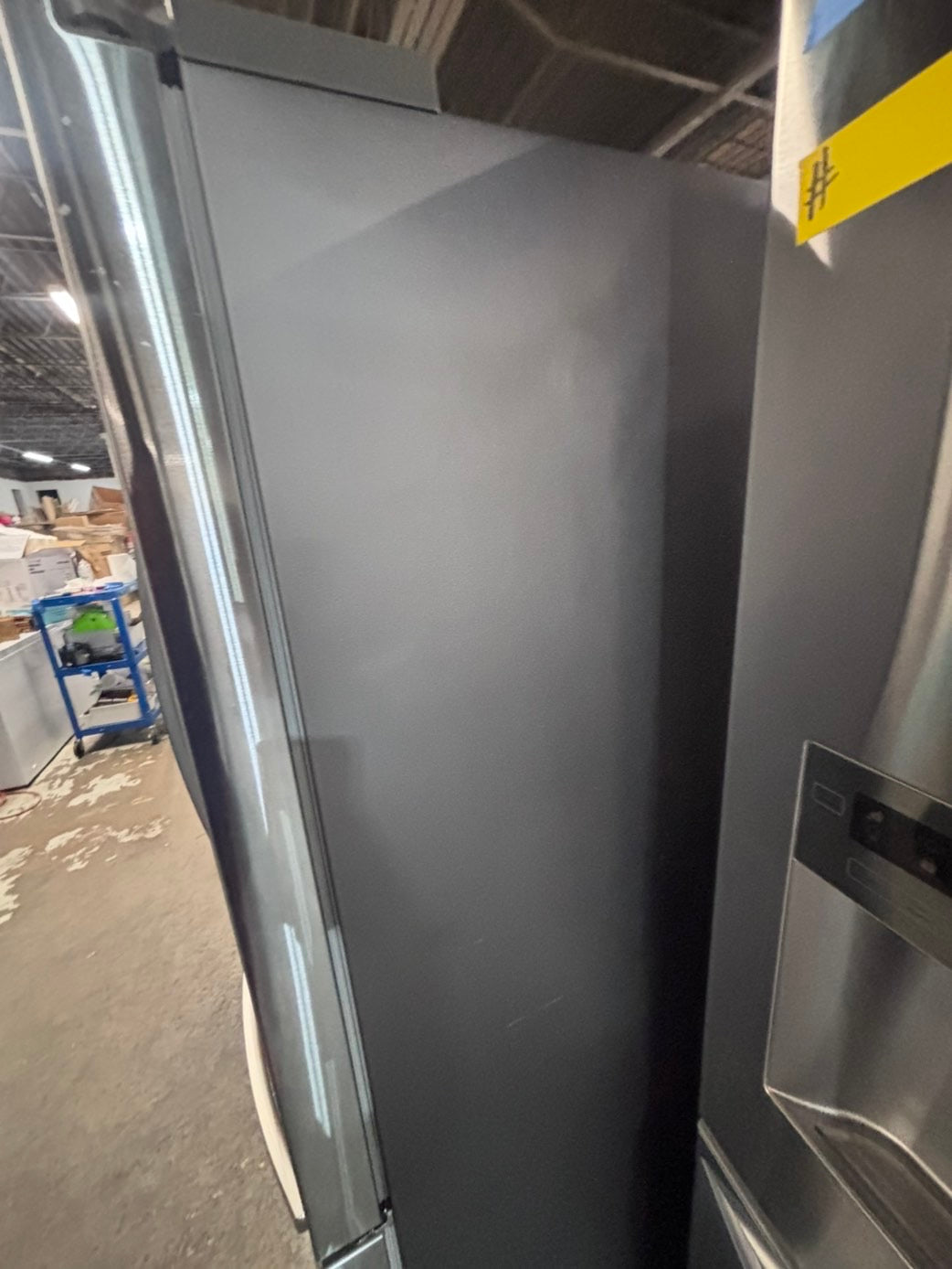 >*36”samsung counter depth French doors  fridge  stainless steel (ice maker  doesn’t work) only water 💦 dispenser works !doesn’t affect on the others functions. 36” #SA24WWB