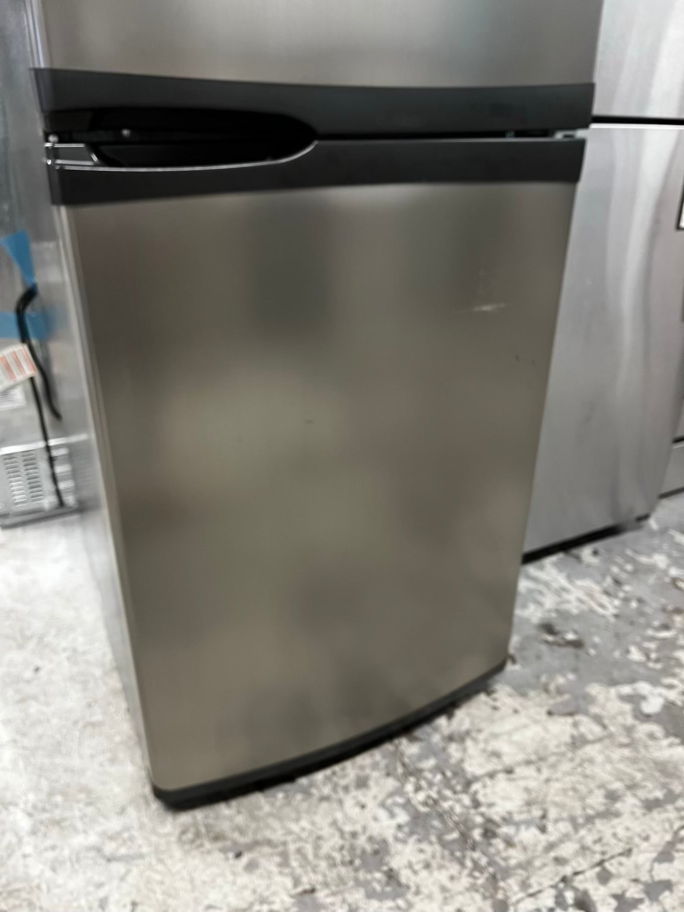 * Kenmore Elite  top freezer refrigerator slate w/ice maker 30" #RF4222B