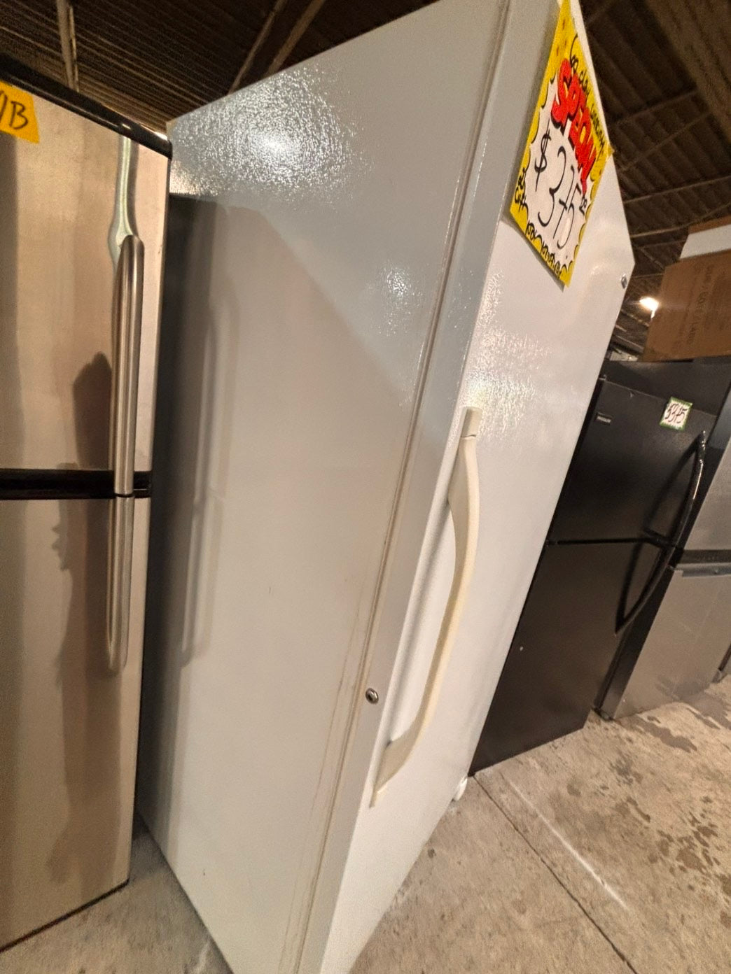 >*kenmore 21cu.ft (it’s not froost free).          up-right freezer white 20cu.ft Refurbished-used #RFS1ZXB