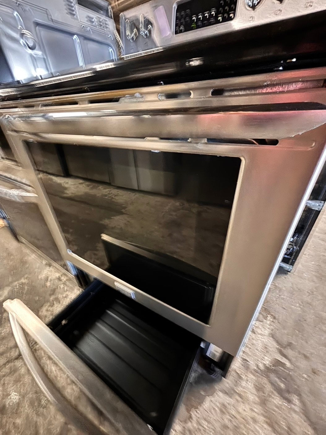 >frigidaire gallery glass top convection oven-electric range 220v 5 burner stainless steel color , warm zone bake broil fast boil ,used-Refurbished 30" #ESTD35VB