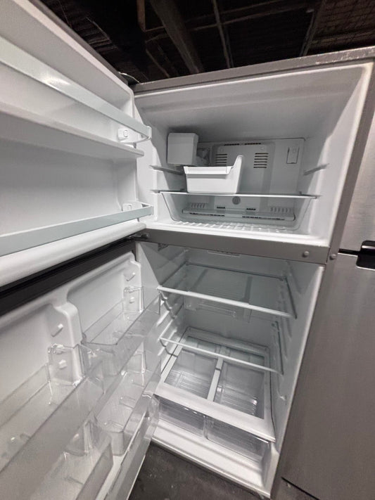 >*28” whirlpool top freezer fridge with ice 🧊 maker inside stainless steel used-refurbished #FFQW3RB