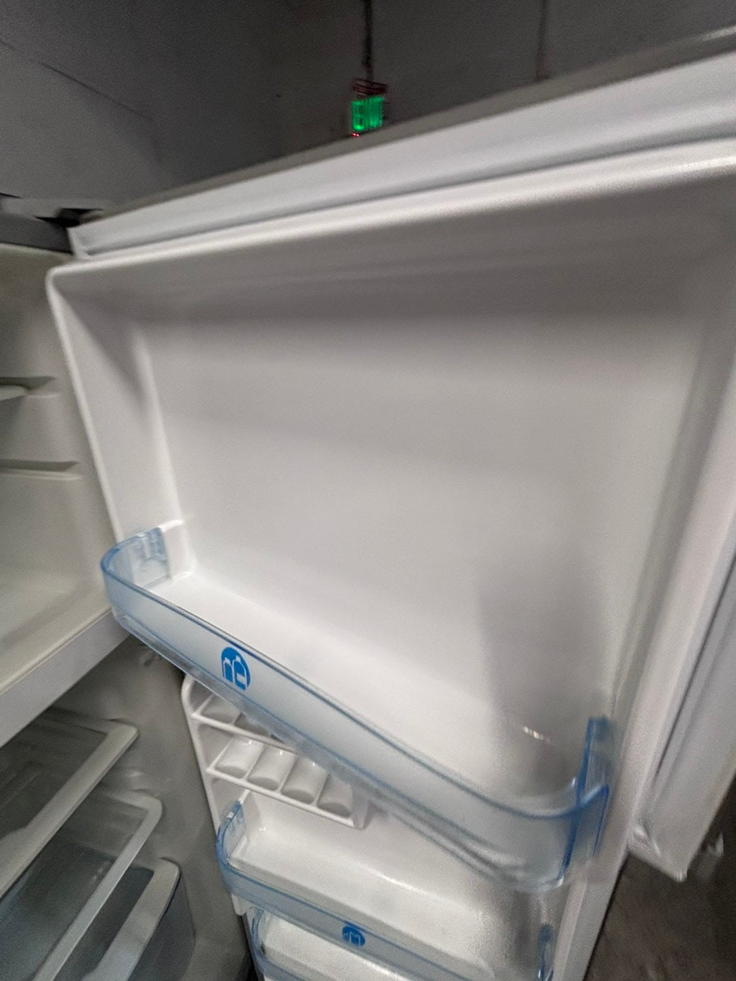 >>top freezer refrigerator stainless steel 24" refurbished #RF711DB