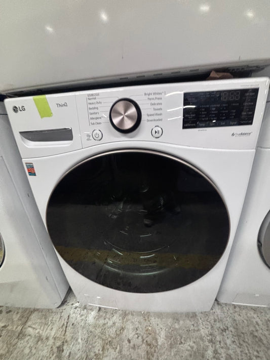 >LG 4.5 cu. ft. Ultra Large Capacity lets you clean larger loads With TurboWash® 360° Technology, power clean big loads in under 30 minutes¹
Built-in intelligence drum         used-refurbished #FWR0S6B