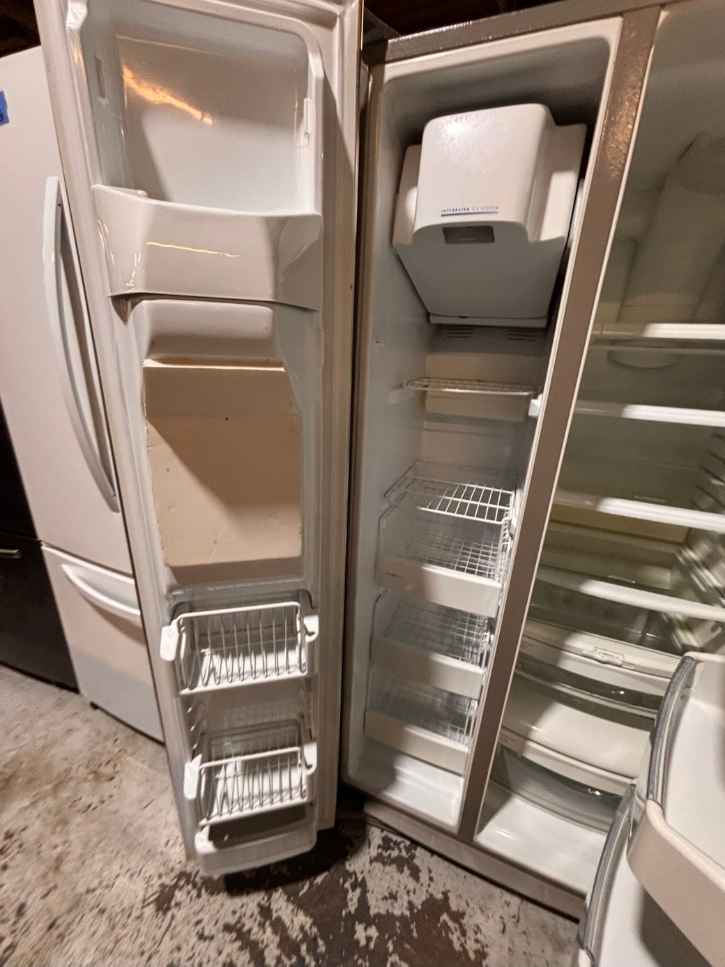 }}Special 🔥🔥GE Side x side  36”x 69”h x 29 depth ,Refrigerator stainless steel with ice maker & water dispenser /. 36” 26cu.ft used-Refurbished. Item number  #RFGES26B