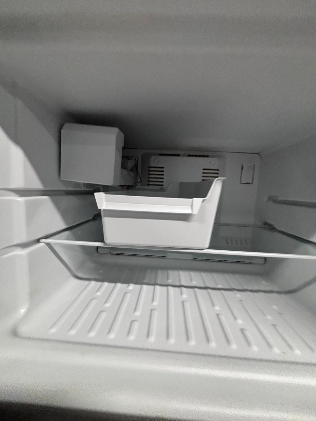 >*28” whirlpool top freezer fridge with ice 🧊 maker inside stainless steel  used-refurbished #FFQW3RB