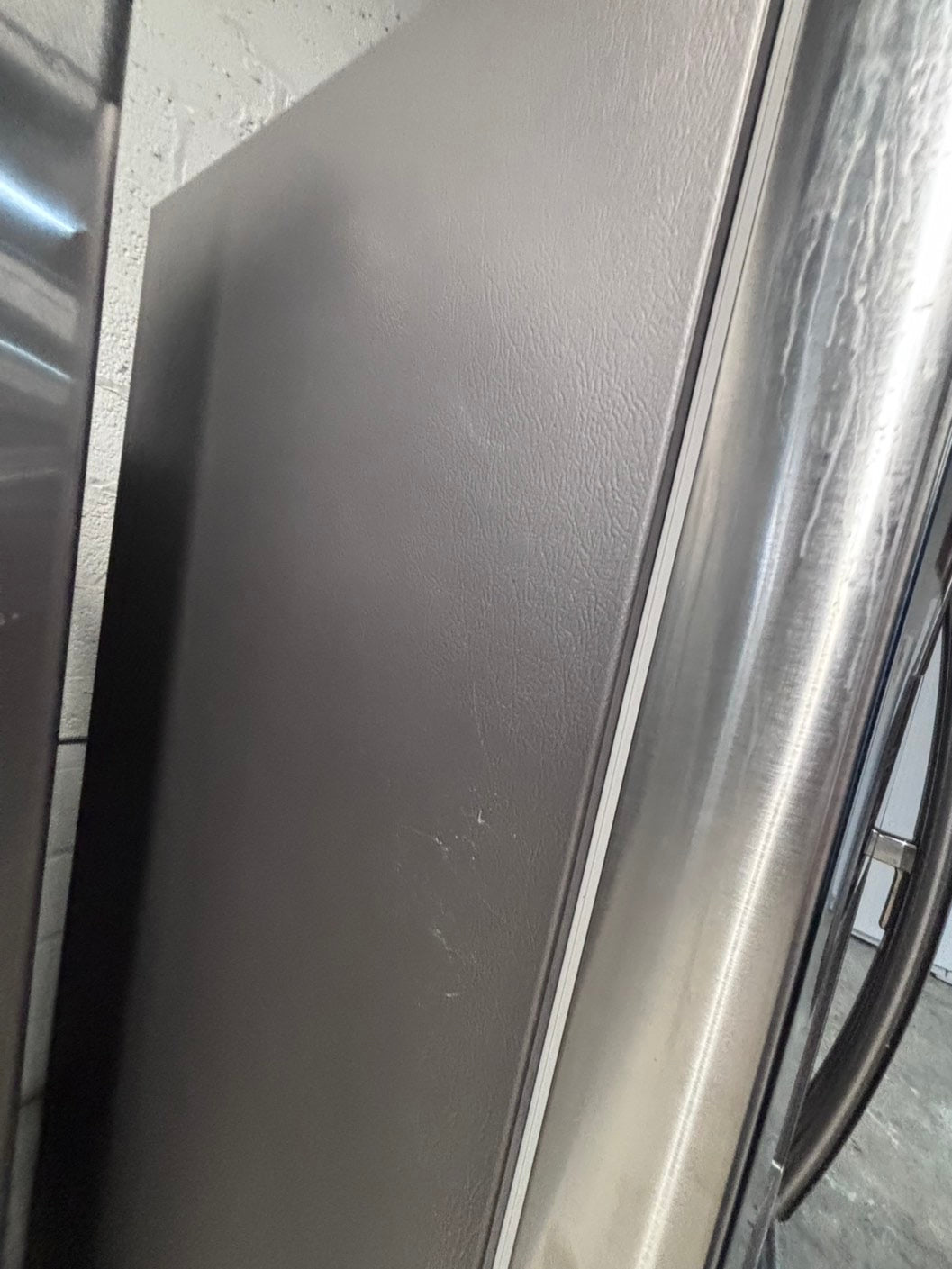 >*36”samsung counter depth French doors  fridge  stainless steel (ice maker & water doesn’t work) doesn’t affect on the others functions. 36” #SA24MAB