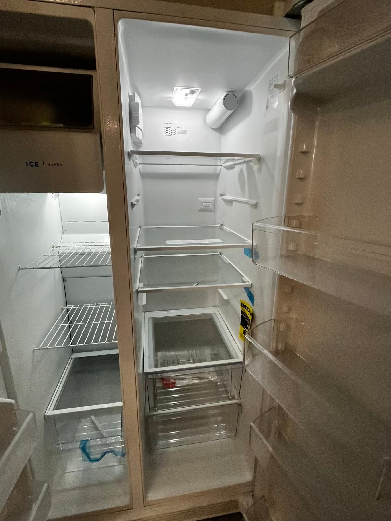 *🎉 Black Friday ⚡️ Frigidaire side by side Refrigerator w/ ice water dispenser  in white gently used - like new 36” #RF93741B