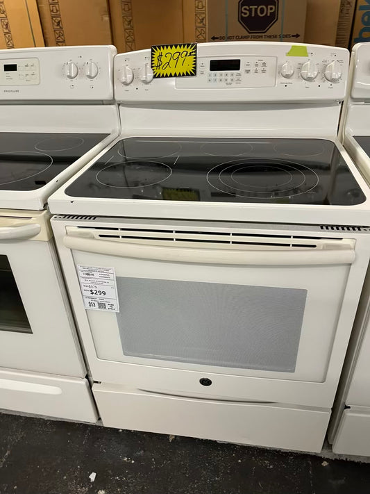 GE electric range 220v 5 burner warm zone convection bake roast broil hi/lo steam clean in off white Refurbished 30" #ER179YB