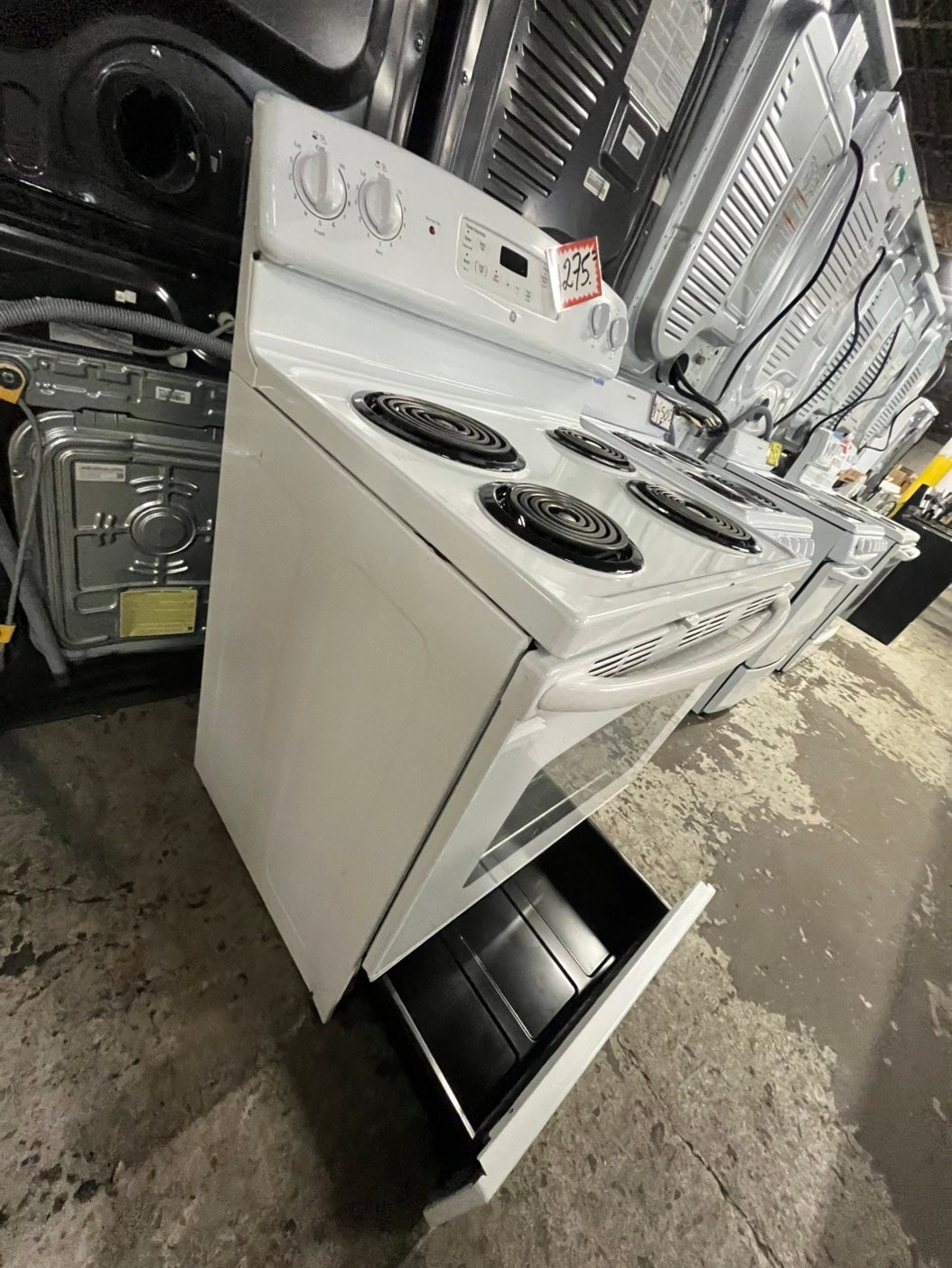 🎁🎄Holiday Sale‼️ white electric coil top electric range coil 220v 4 burner Refurbished in bake Broil self clean 30" #ERCl10B