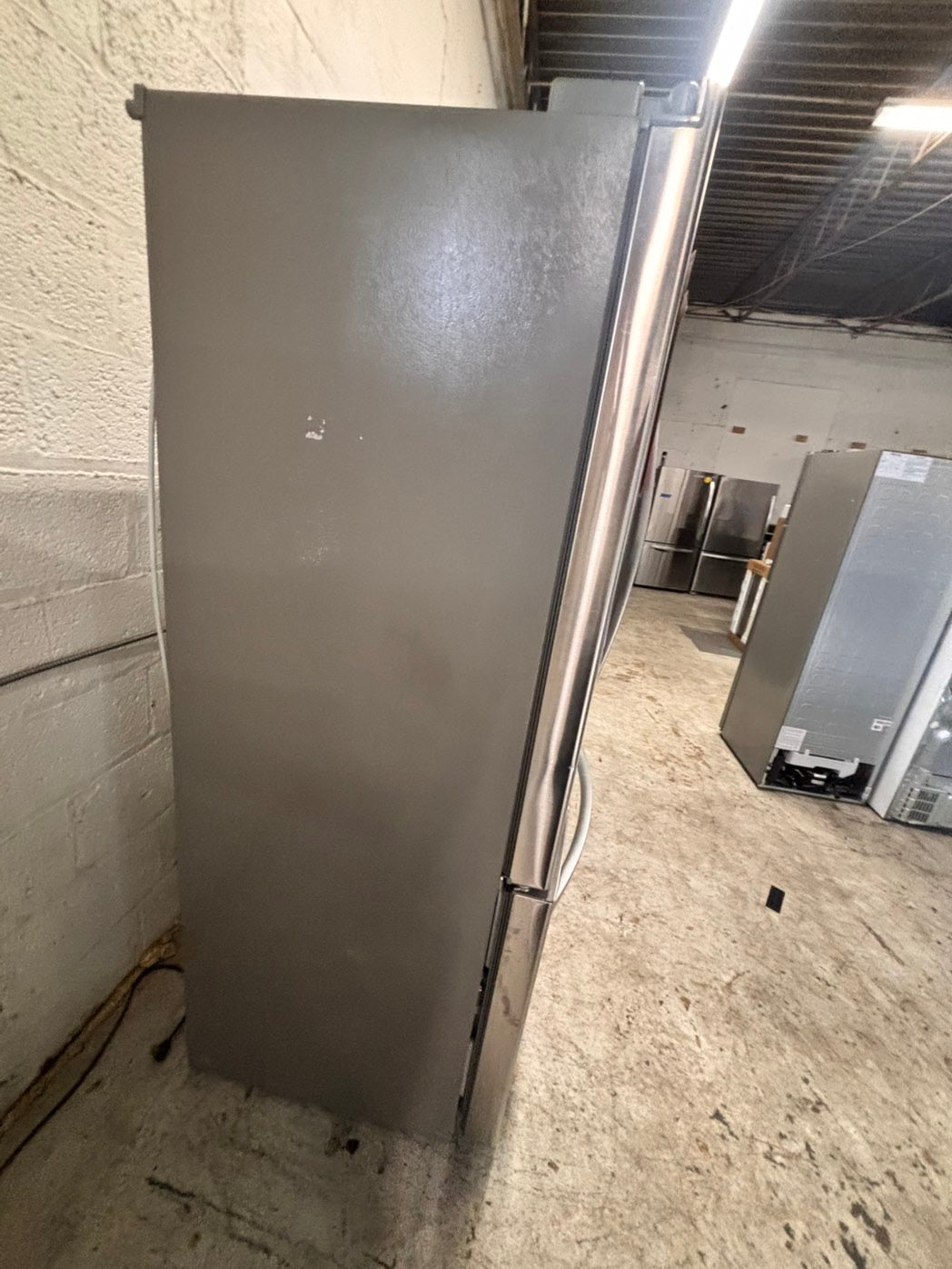 >Special🎈Whirlpool 33” Top freezer fridge in stainless steel color                 used-refurbished #RFZA213B