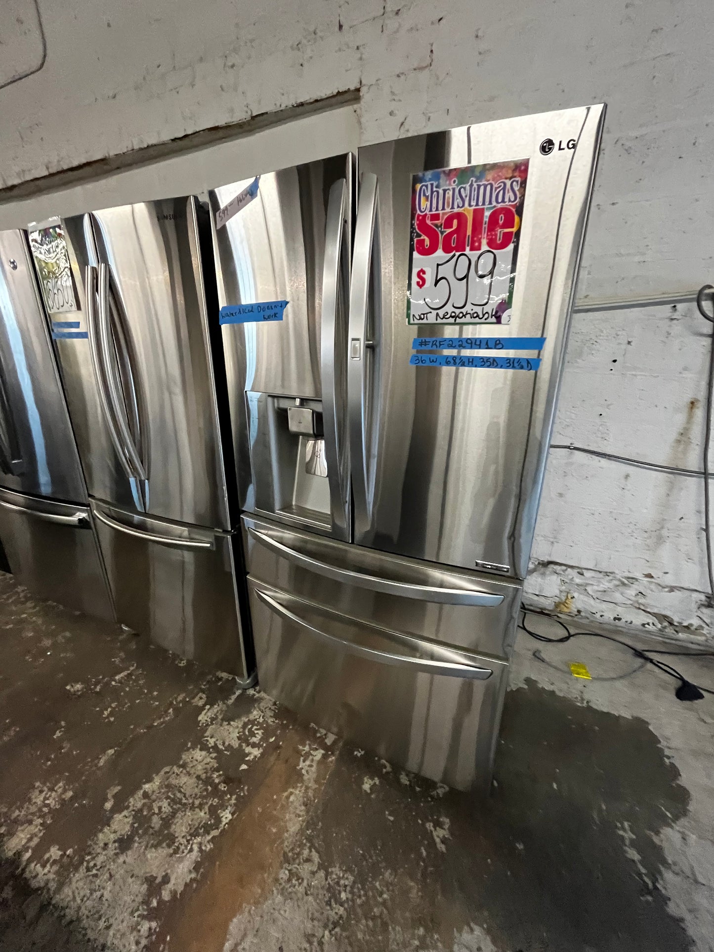 🎁 Holiday Sale 🎄 LG Four door refrigerator Showcase stainless steel w/ice water dispenser 36" Refurbished *NO water ice dispenser #RF22941B