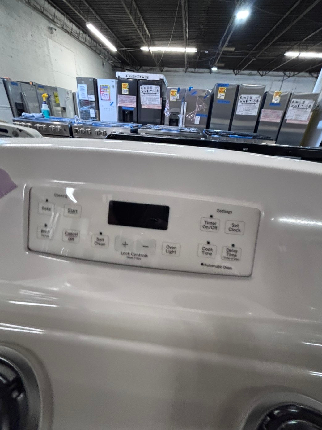 >*GE off white electric coil top range coil 220v bake /Broil 4 burner used-Refurbished  great condition 30" #EGEF95B