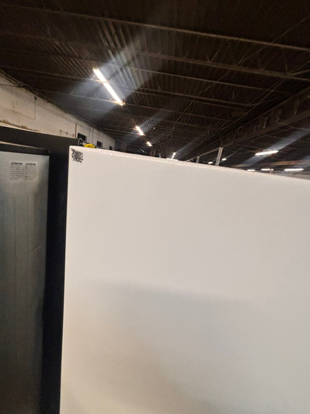 >28”Ge top freezer fridge white used-refurbished #ZRFL81B