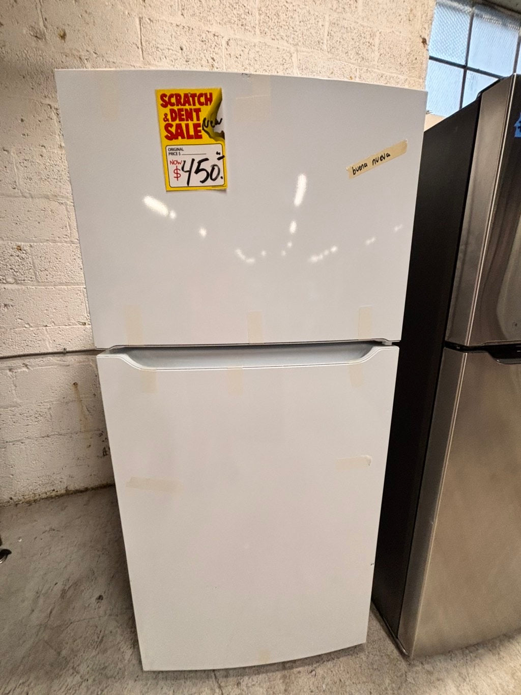 >Open box 📦 New S/d -Frigidaire
30” in. Top Freezer Refrigerator in white color  #RFW99B
