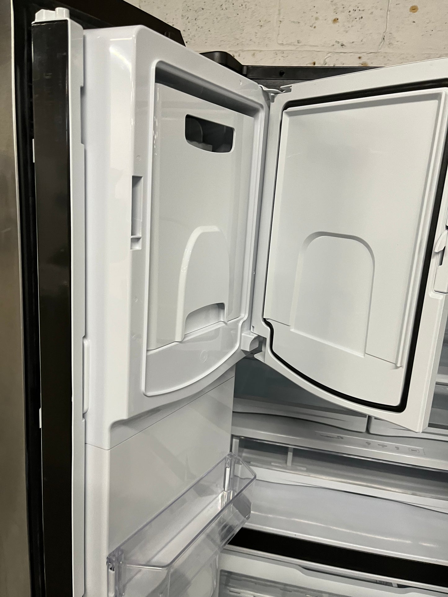 *Used | Refurbished GE profile 36” 28cu.ft. French door refrigerator stainless steel w/ice water dispenser 36" stock number #RF280B