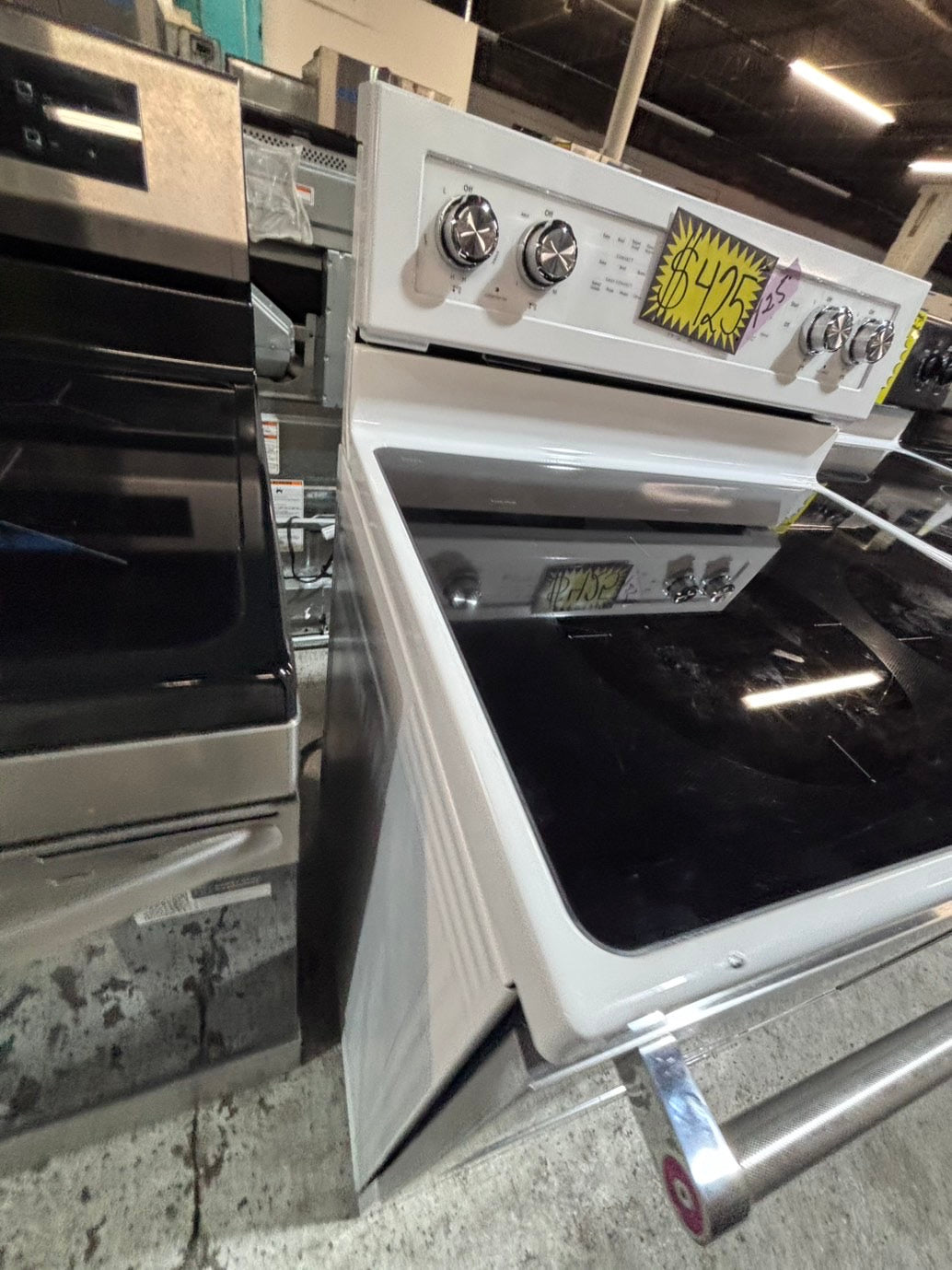 >*kitchen Aid electric 220v glass top range bake Broil roast self clean white color  30" Refurbished #EKAT23B
