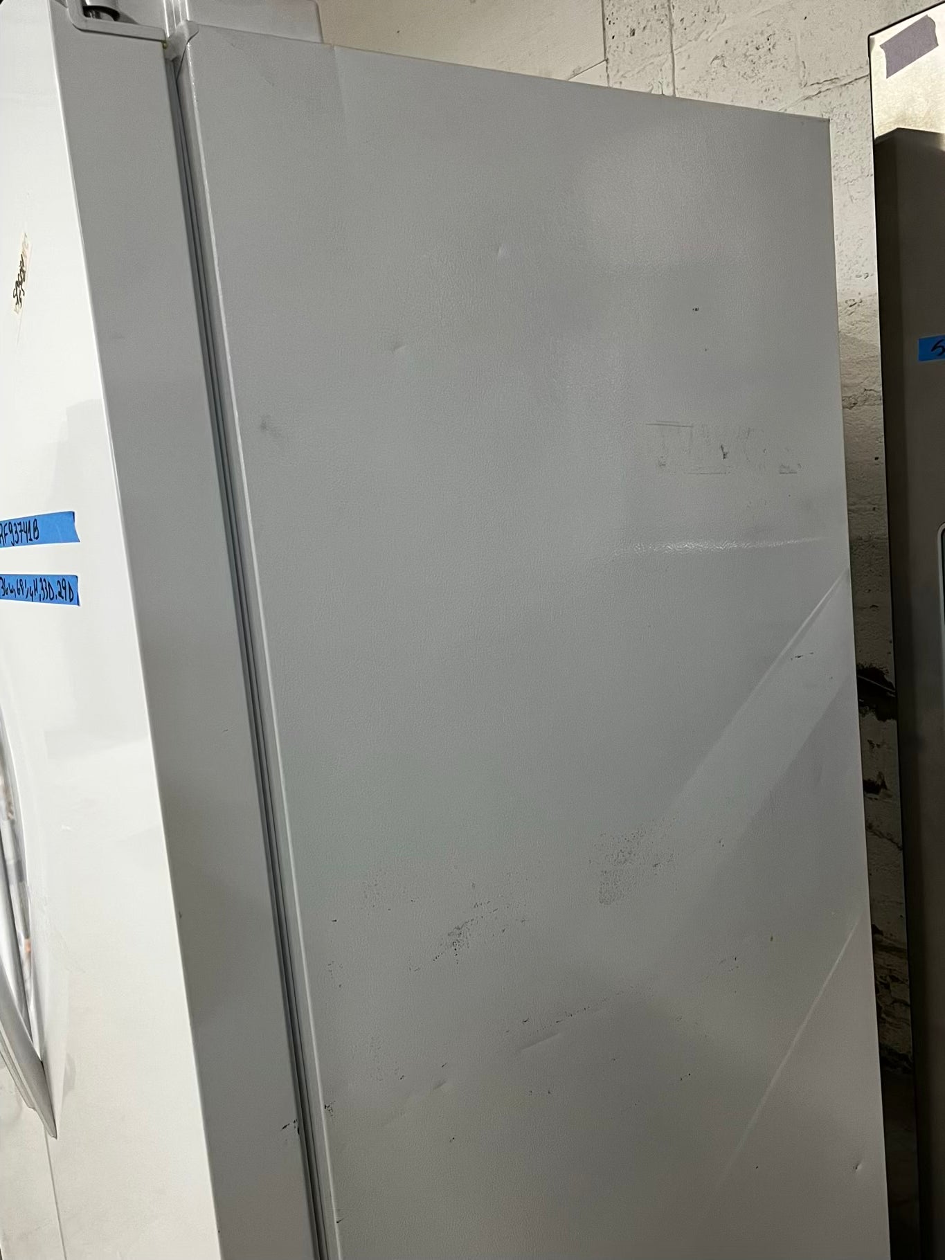 *🎉 Black Friday ⚡️ Frigidaire side by side Refrigerator w/ ice water dispenser  in white gently used - like new 36” #RF93741B