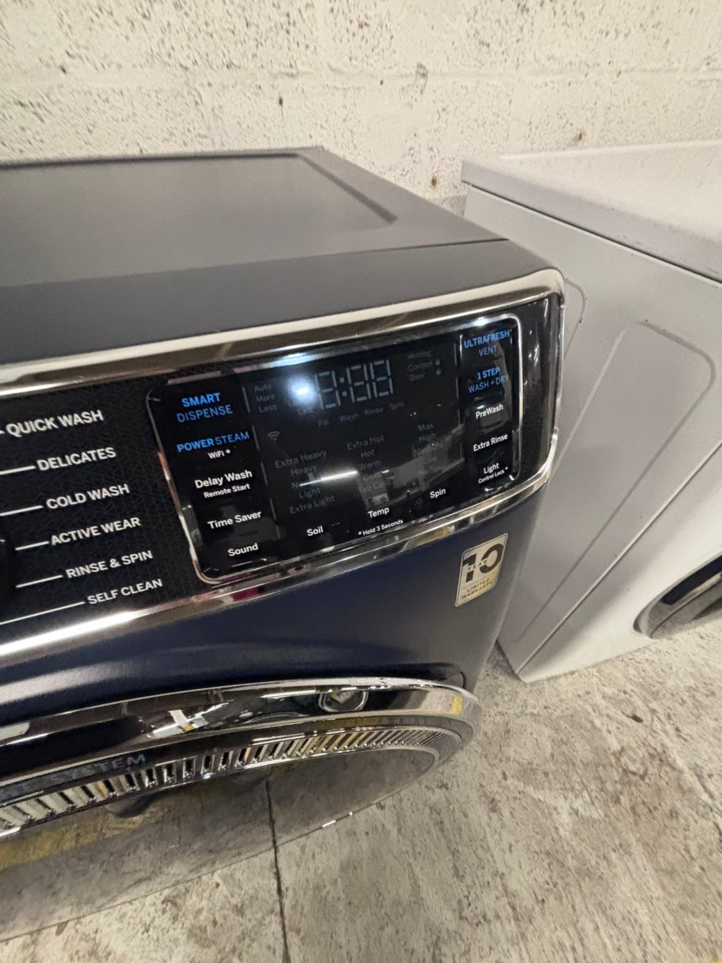 >>GE ENERGY STAR 4.8 Cu. Ft. Capacity Smart Front Load Washer with UltraFresh Vent System with OdorBlock and Saniti great condition 28”stackable or side by side  used-refurbished  #FWRA46B