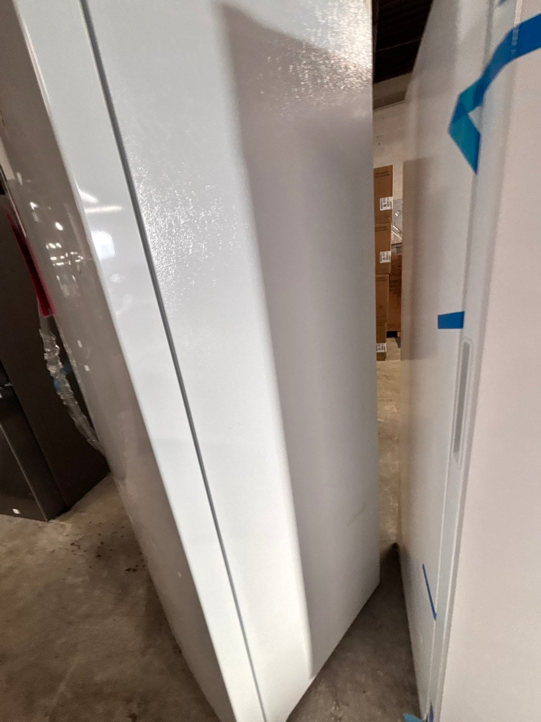 Open box 📦 scratch & dent 33’”in. 20 cu. ft. Garage Ready Freezer in White with Temperature Alarm and Auto-Close Door, ENERGY STAR #FZR43SBB