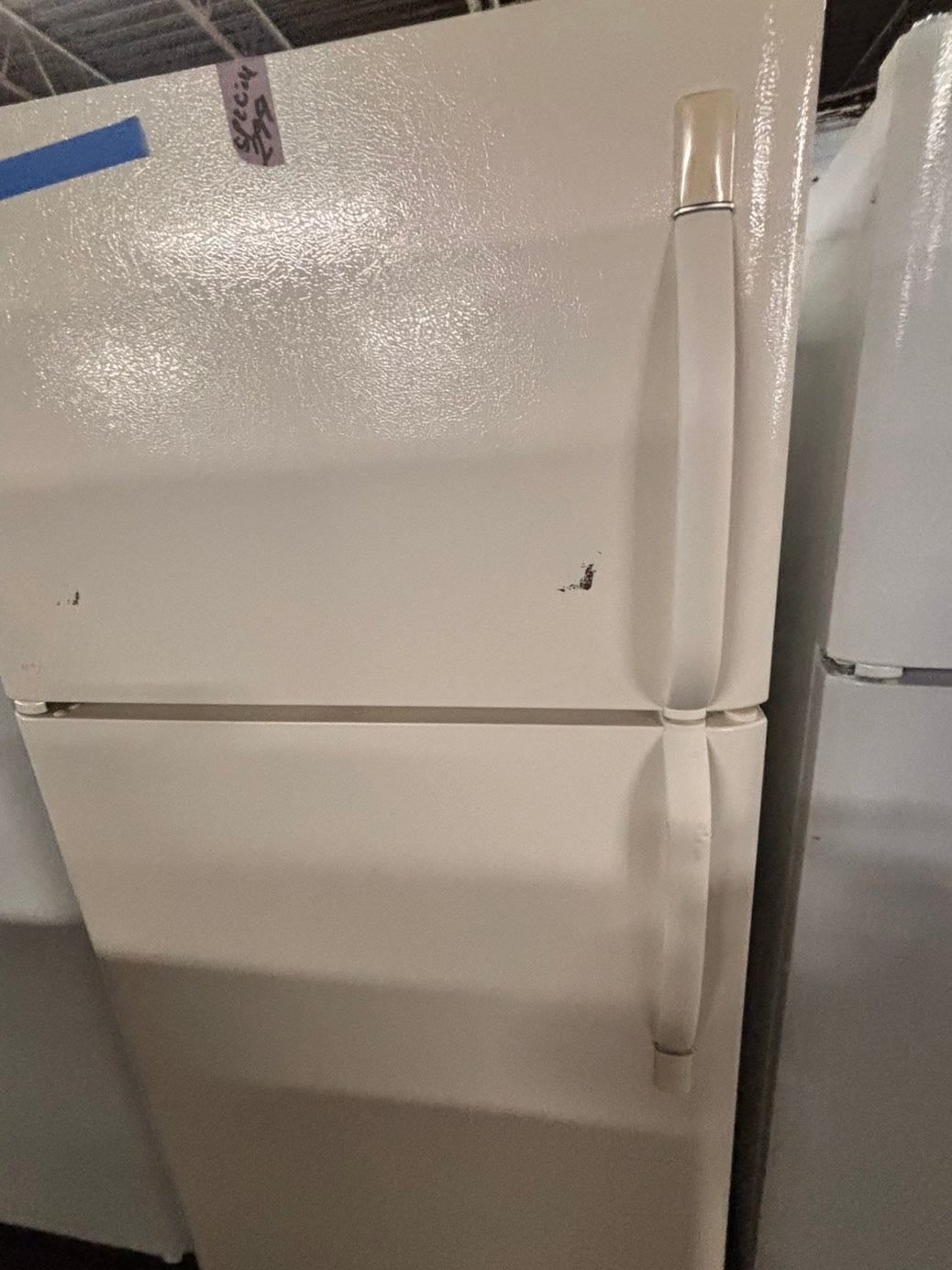 >sale🔥frigidaire 30”18cu.ft -top freezer refrigerator off white color   -used refurbished 30” #TY4NRB