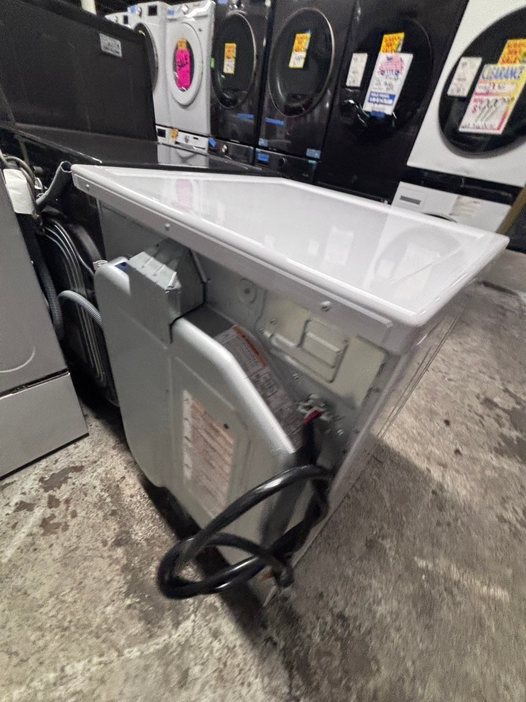 >*LG like new sensor Dry front load stackable electric 220v dryer in white color used-refurbished 27" #DLGH16B
