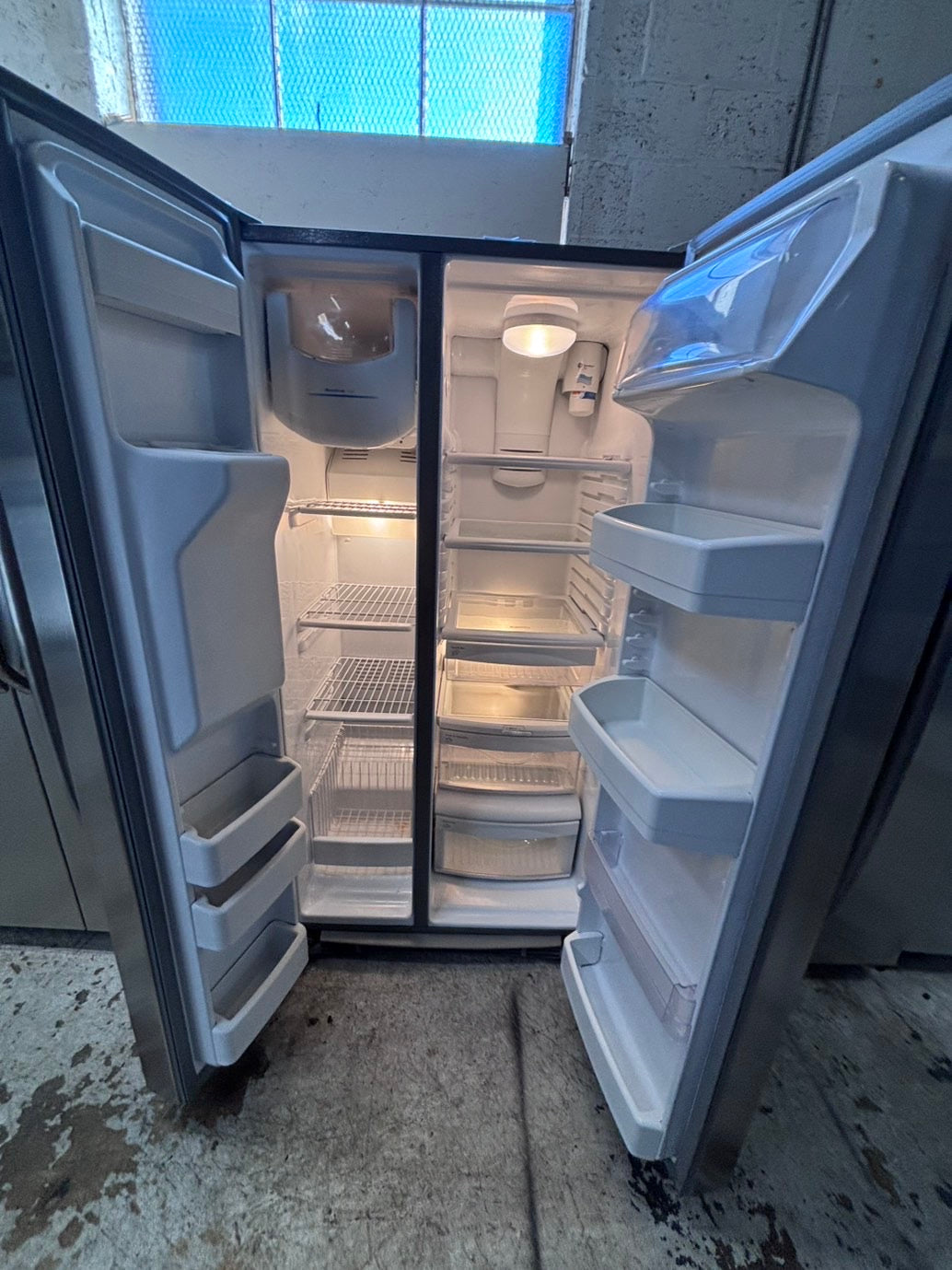 >*36” x 69h GE side by side Refrigerator and freezer stainless steel w/ice water dispenser 36” #SBTT7B
