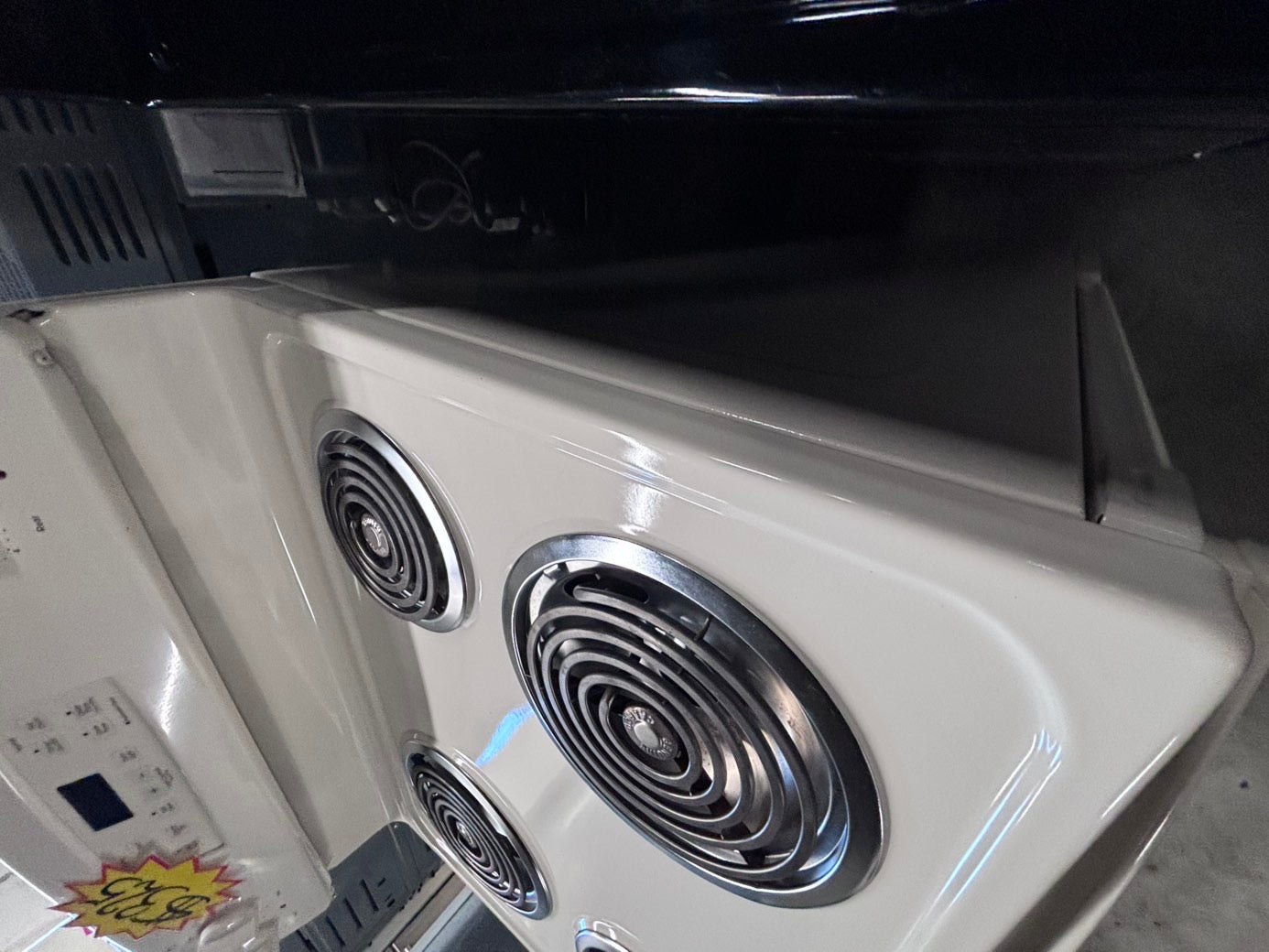 >*GE off white electric coil top range coil 220v bake /Broil 4 burner used-Refurbished  great condition 30" #EGEF95B