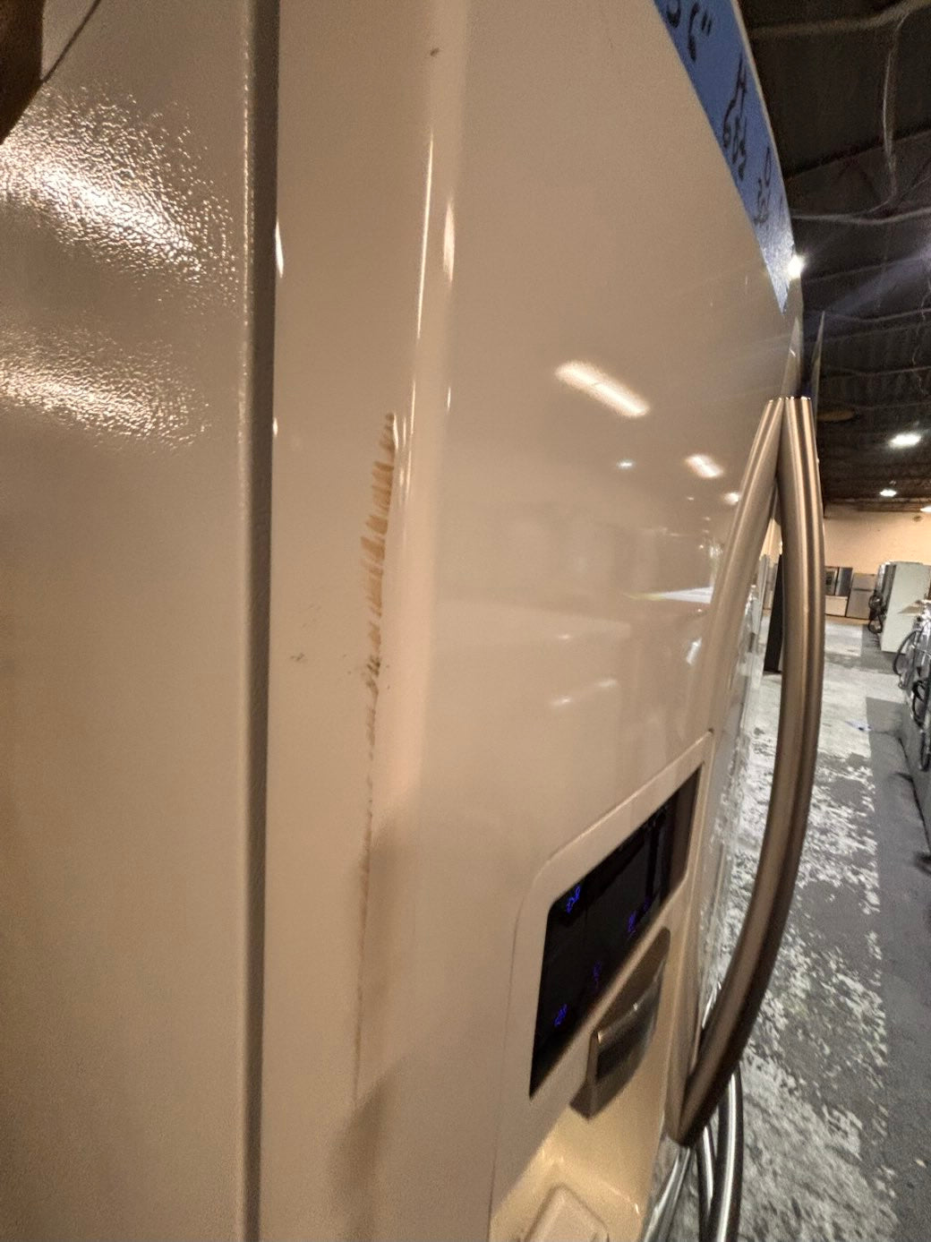 }}Samsung used-Refurbished 36”w x69h x 30” 4 doors  refrigerator white  w/ice & water dispenser  (👀The numbers on the screen are only partially visible).  #SSWF73B