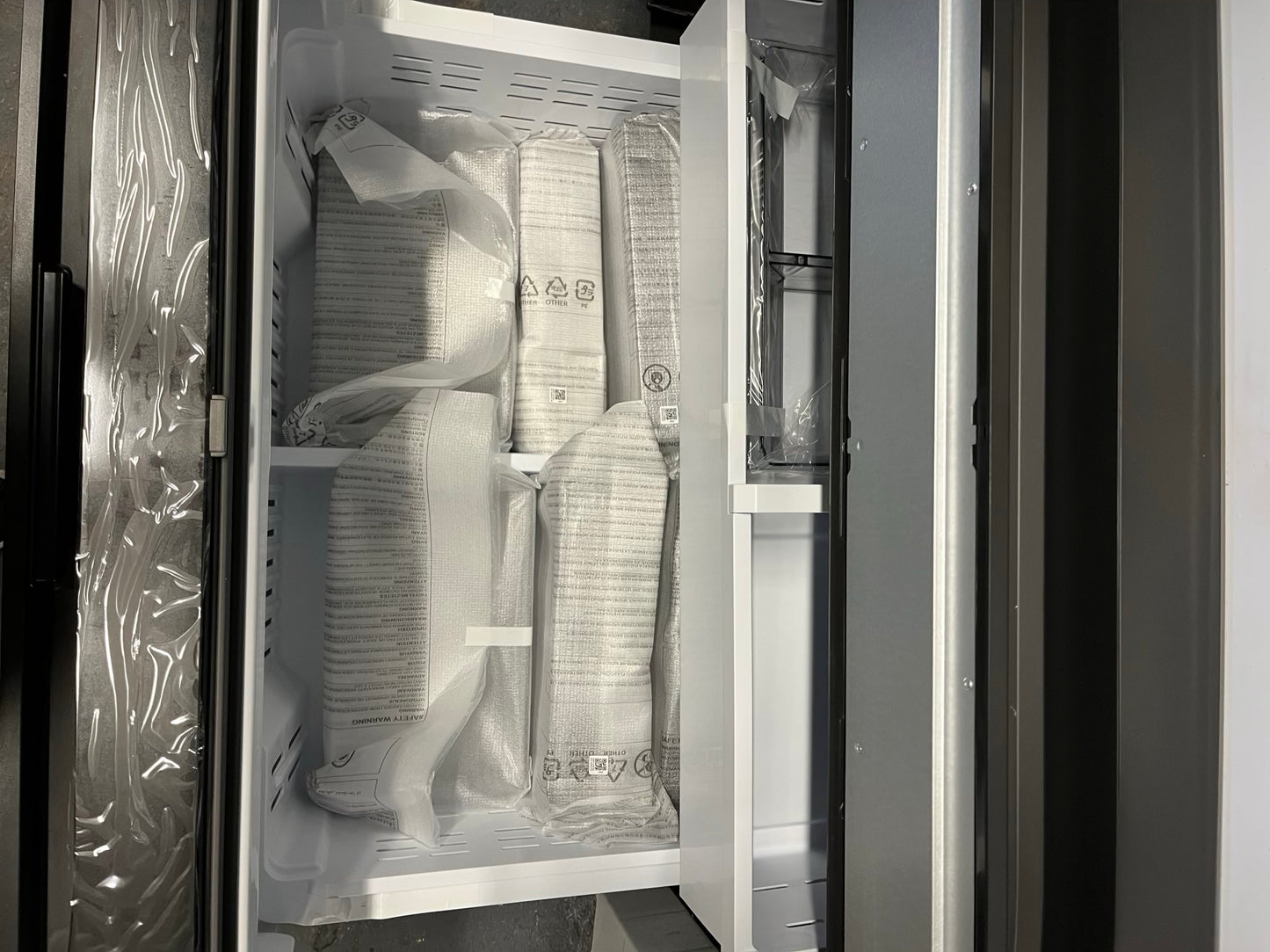 Open Box 📦 | Scratch & dent - Samsung 36 Inch panel ready Smart 4-Door French Door Refrigerator 29 cu. ft. Beverage Center, FlexZone™ Drawer, Dual Auto Ice Maker, Twin Cooling Plus, Wi-FI Enabled, ENERGY STAR® #RF841YB