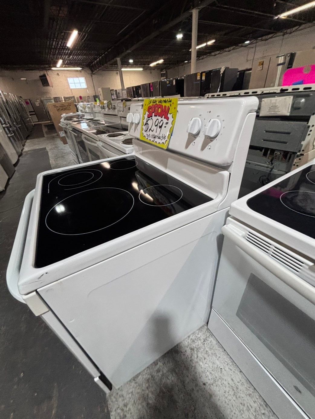 >*special 🔥Frigidaire electric 220v glass top range bake Broil roast self clean white  30" used-Refurbished #FEW911B