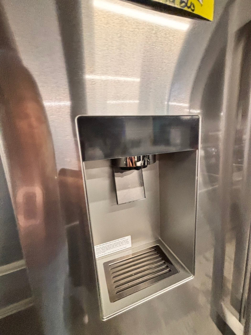 >🎈sale🎈      ‼️’’AS IS”.‼️   Bosch 500 series counter depth French doors fridge new scratch and dent (costumer return )with ice maker & water dispenser - Stainless Steel #RBSH25B