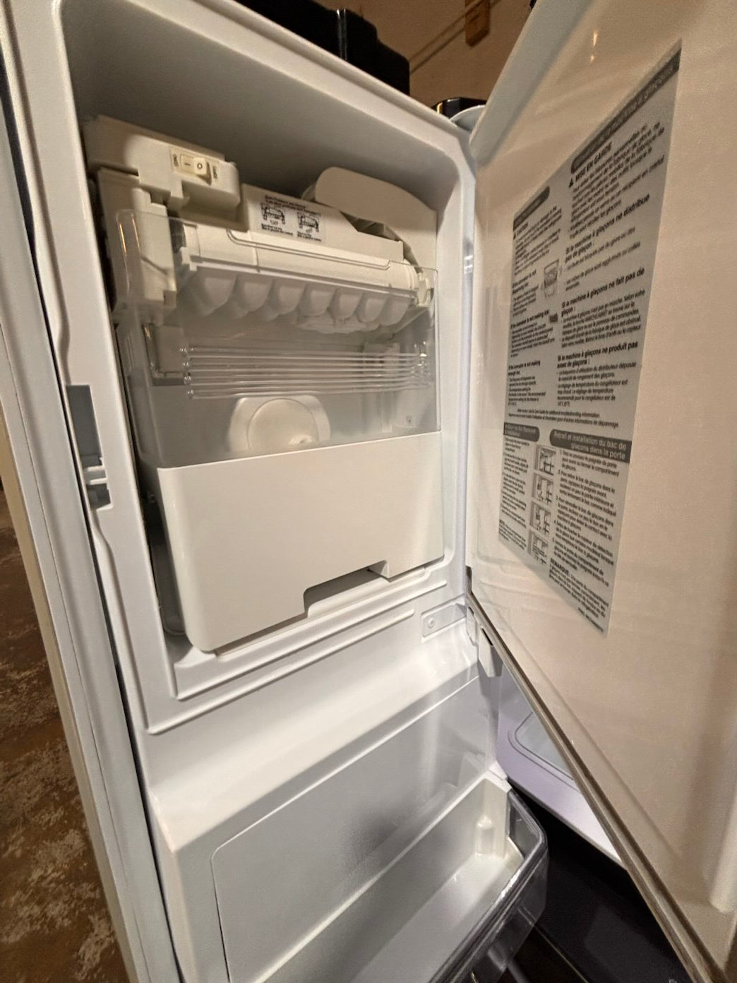 }}LG four door Refrigerator french doors full size 36”x 69” x 32”depth   black stainless steel w/ ice water dispenser great condition 36" used-refurbished #LGFBS324B