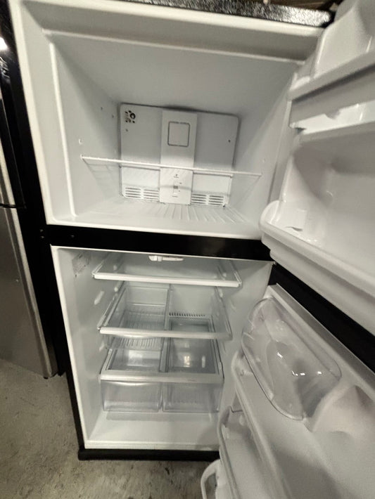 * Frigidaire  stainless steel 21cu.top ft .      top freezer refrigerator in stainless steel ,no ice maker 30" #RF2173B