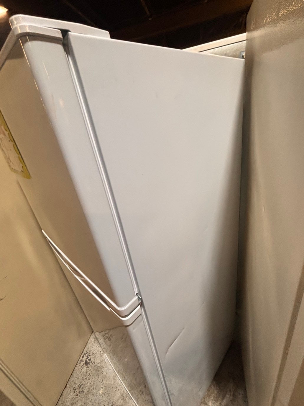 >*top freezer refrigerator working 💯 white color  24" used ,refurbished #RSA5DB