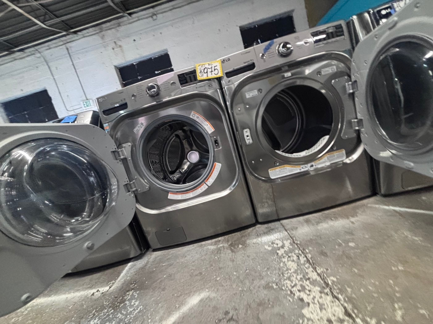 >*used great condition 29”refurbished LG steam washer & dryer set electric front load jumbo size stackable or side by side stainless steel drum 29" #WEX5S9B
