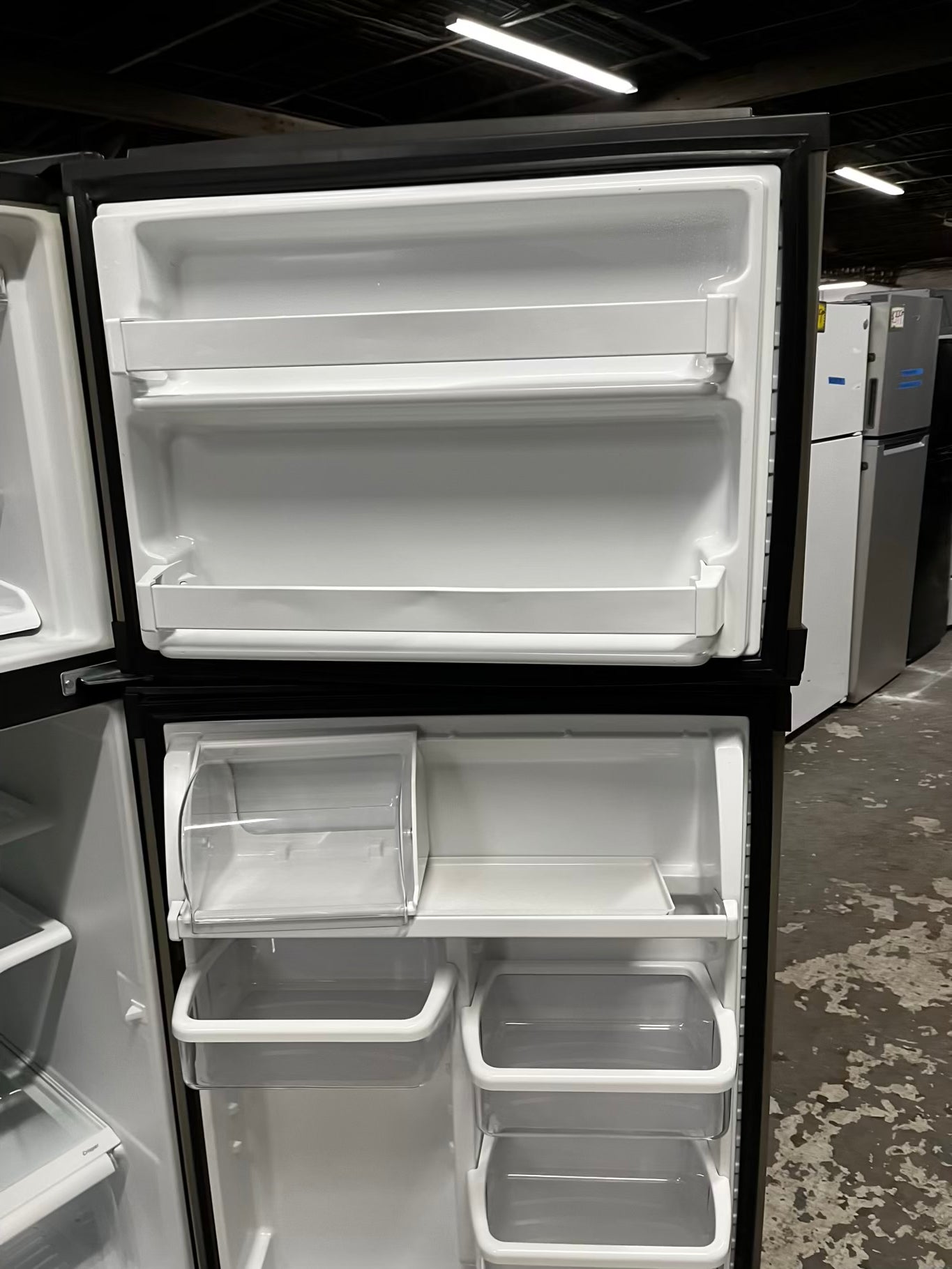 * Kenmore Elite  top freezer refrigerator slate w/ice maker 30" #RF4222B