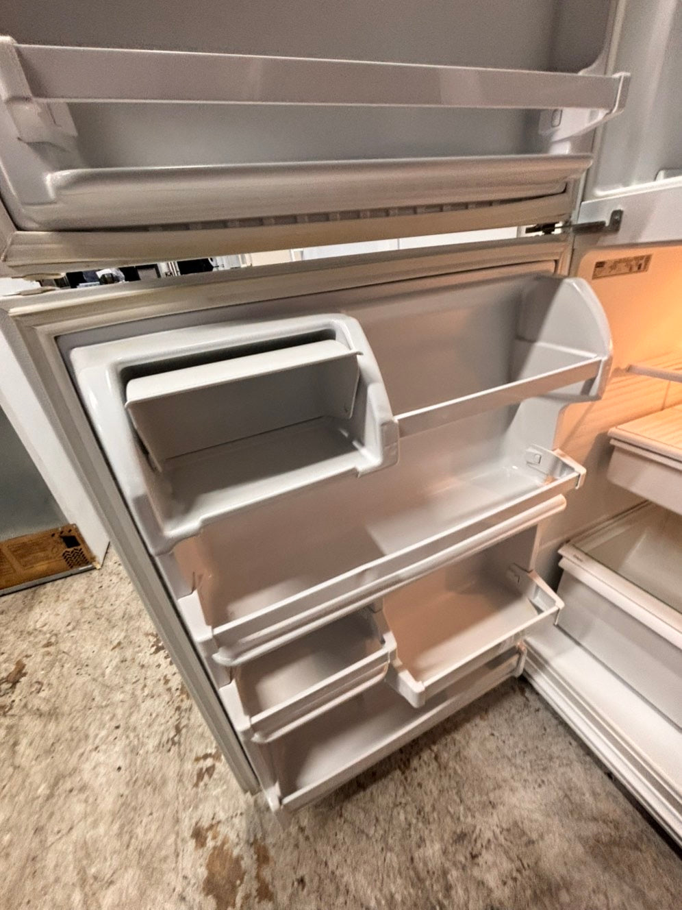 >sale🎈whirlpool  30”18cu.ft -top freezer refrigerator white color   -used refurbished 30” #TFP2RB