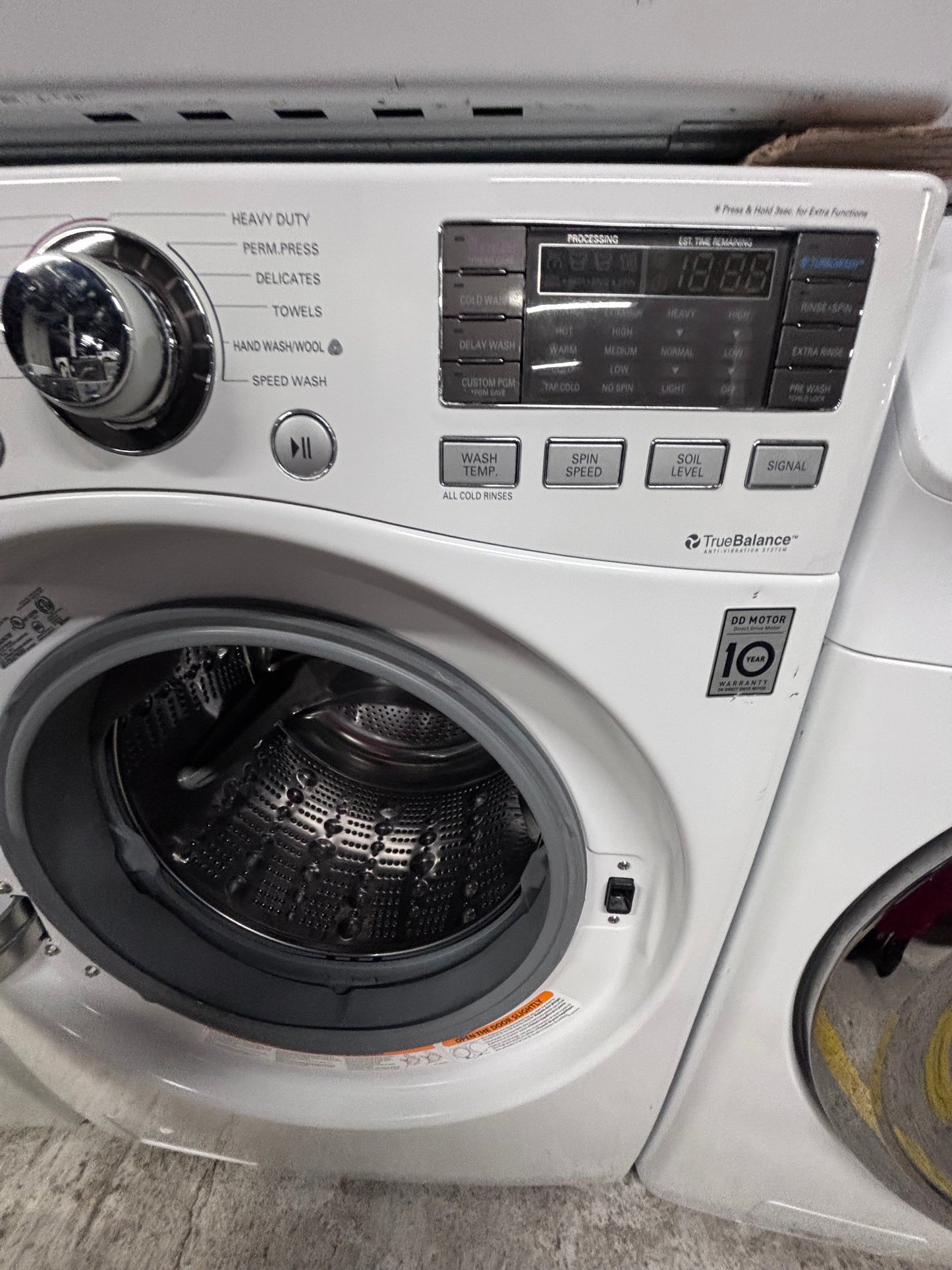 >LG washer 4.5 cu ft & steam dryer 7.5 cu ft set electric 220v front load stackable or side by side - sensor dry He in white   #WM51B