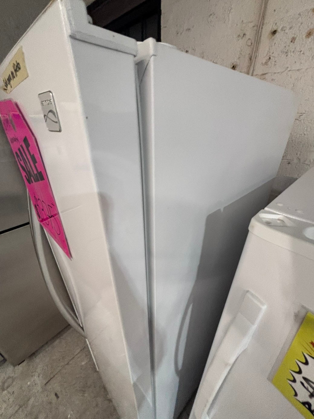 >*36”whirlpool counter depth French doors  fridge white color  (ice maker  doesn’t work) only water 💦 dispenser works !doesn’t affect on the others functions. 36” #WS33WWB