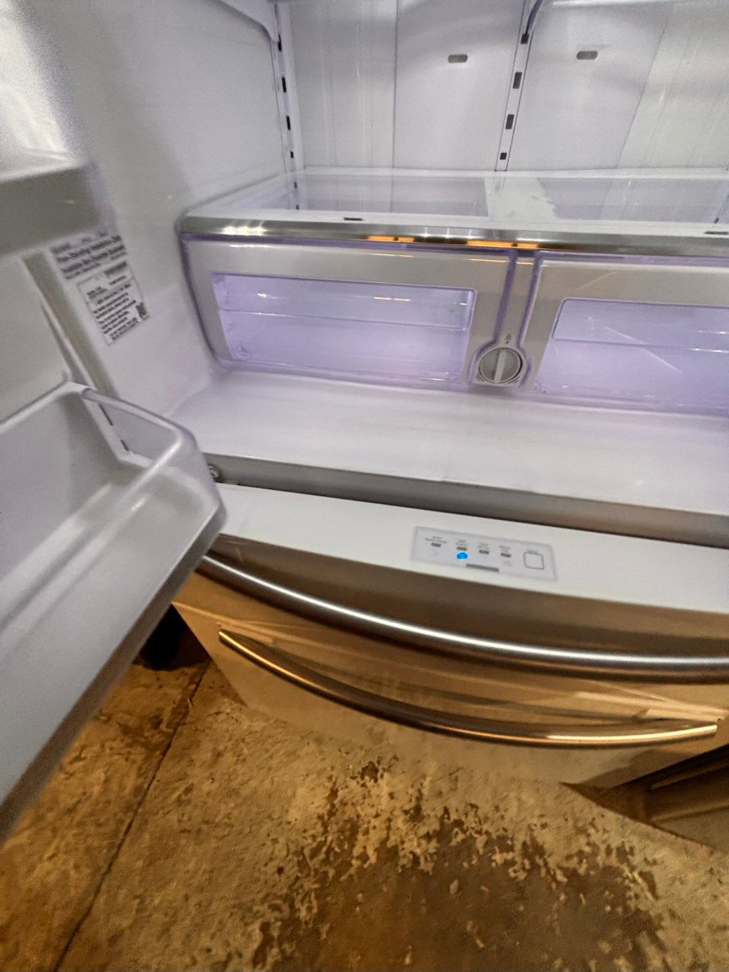 }}Samsung used-Refurbished 36”w x69h x 30” 4 doors  refrigerator white  w/ice & water dispenser  (👀The numbers on the screen are only partially visible).  #SSWF73B