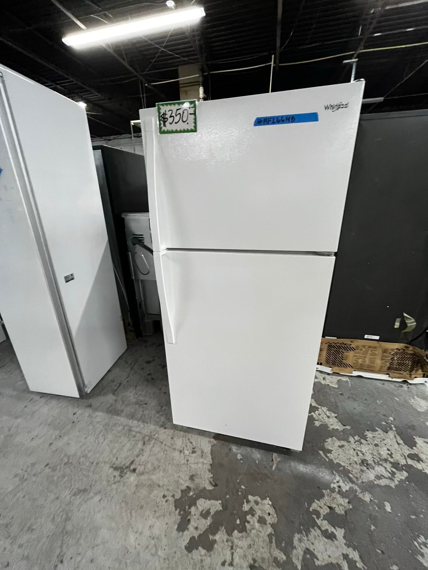 *Whirlpool top freezer refrigerator in white 28” used - refurbished #RF166HB