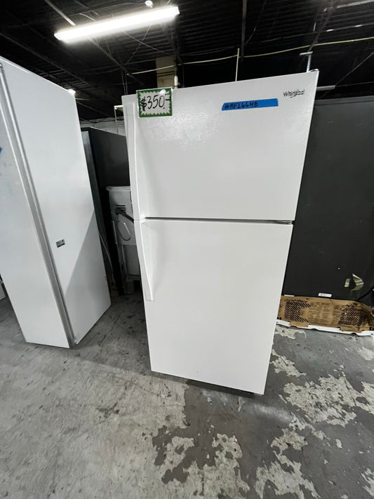 *Whirlpool top freezer refrigerator in white 28” used - refurbished #RF166HB