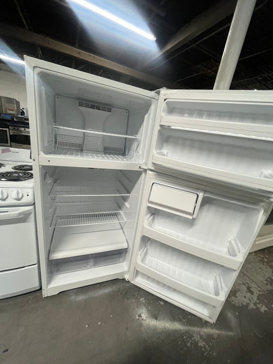 *🔥black Friday sale ‼️package deal 2Pcs set Ge 28” Top freezer fridge 28” wide  & Hotpoint electric coils top electric stove white 20” #RFELC10CB