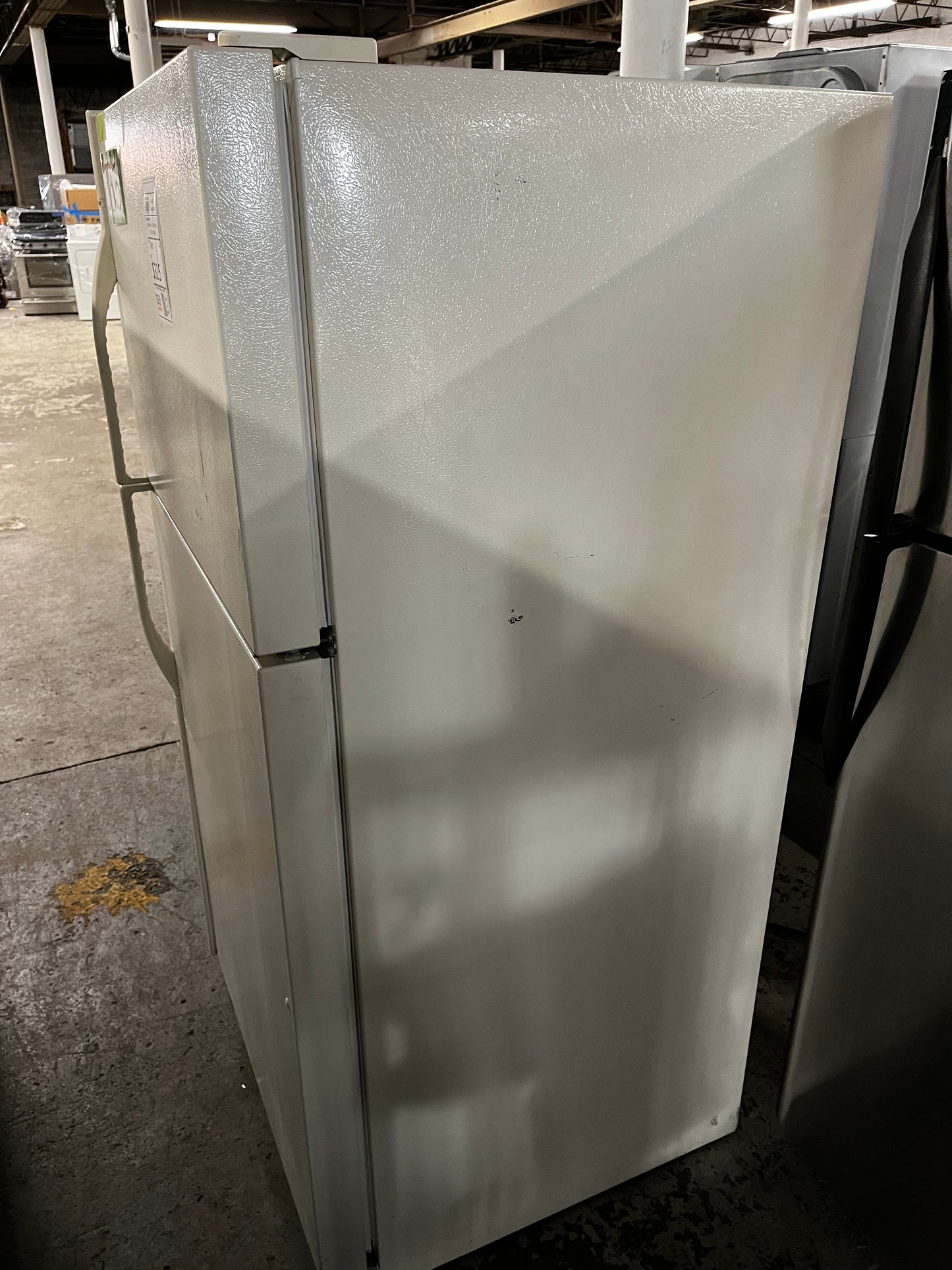 Kenmore top freezer refrigerator in off white used refurbished 33” #RF897ZB