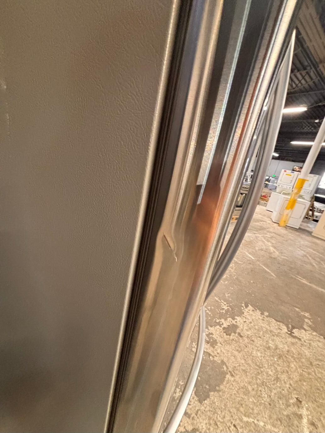 }}LG  33” x 68.1/2 h wide doors French door Refrigerator  with ice  🧊 maker inside #DFLGH338B