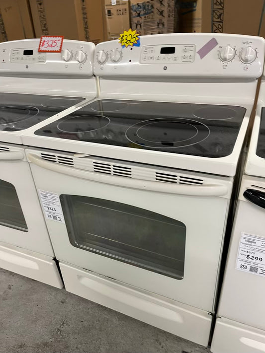 GE electric range 220v 4 burner bake broil hi/lo in off white Refurbished 30" #ER183KB