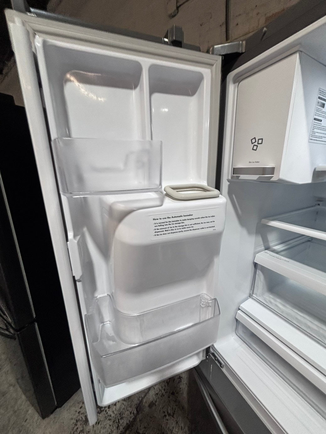 >*special🔥36”kenmore  French doors  fridge  stainless steel (ice maker  doesn’t work) only water 💦 dispenser works !doesn’t affect on the others functions. 36” #KE24WWB